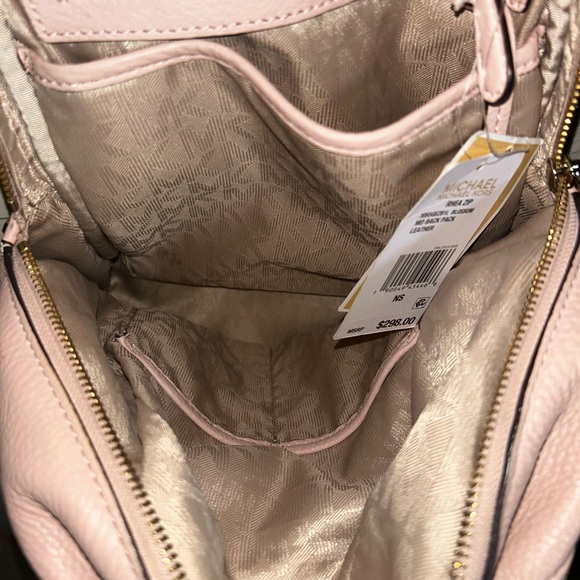 Michael Kors- Rhea medium leather backpack 🌼 - Picture 5 of 8